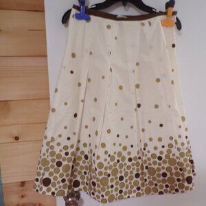 cream colored skirt